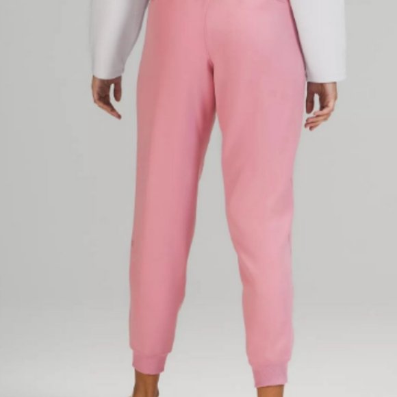 NWT lululemon On the Fly Jogger WOVEN Easy Care Pink Taupe  28"  Size 6 8 - Picture 2 of 8